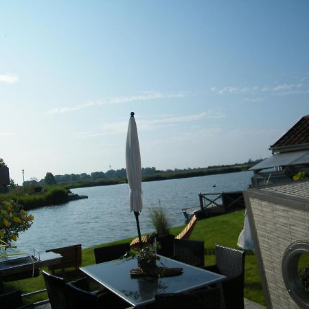Gaestehaus " Schoene Aussicht " Neuharlingersiel Exterior photo